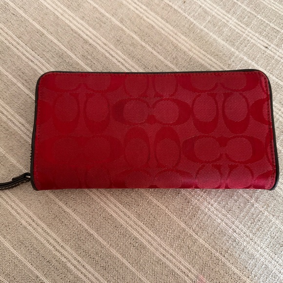 Coach Signature Red Zip Wallet - Picture 4 of 10